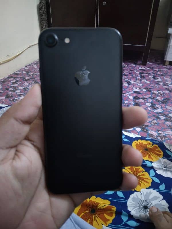 I phone 7  mobile apple 2