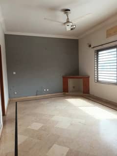 1 kanal uper portion for rent in soan garden