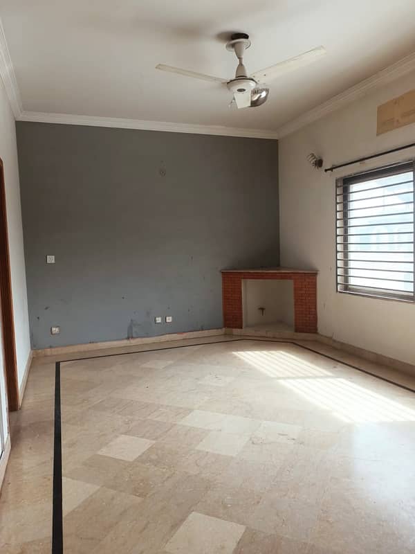 1 kanal uper portion for rent in soan garden 0