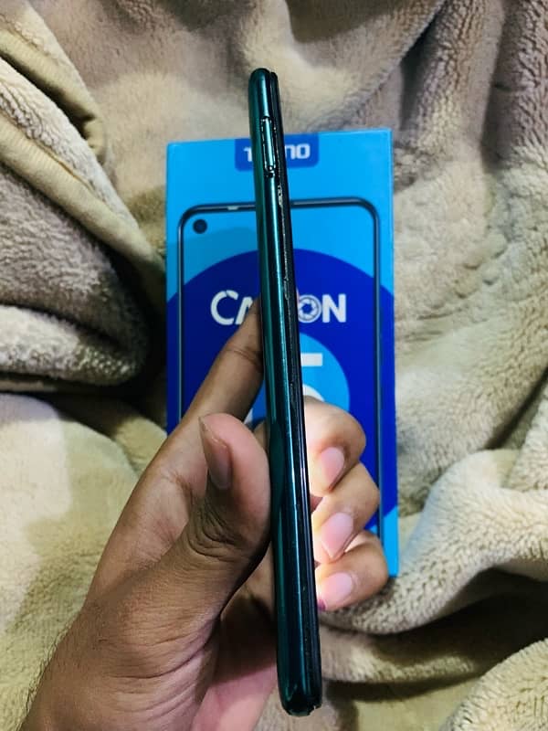 tecno camon 15 4/64 with box pta official aprovd need cash 03240069071 4