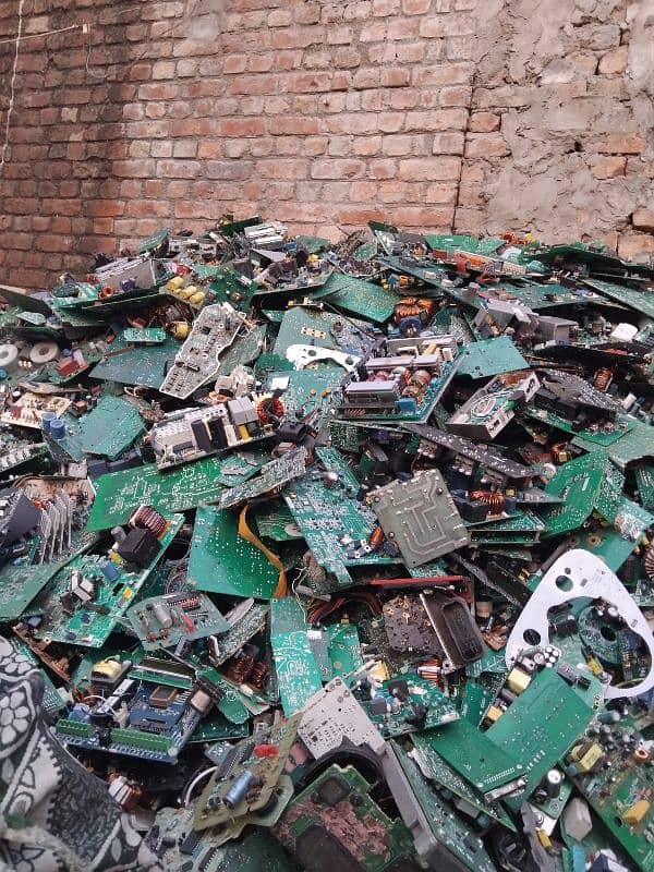 e waste, computer scrap 1