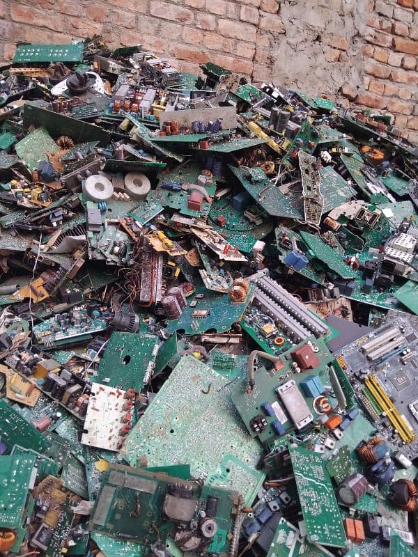 e waste, computer scrap 2