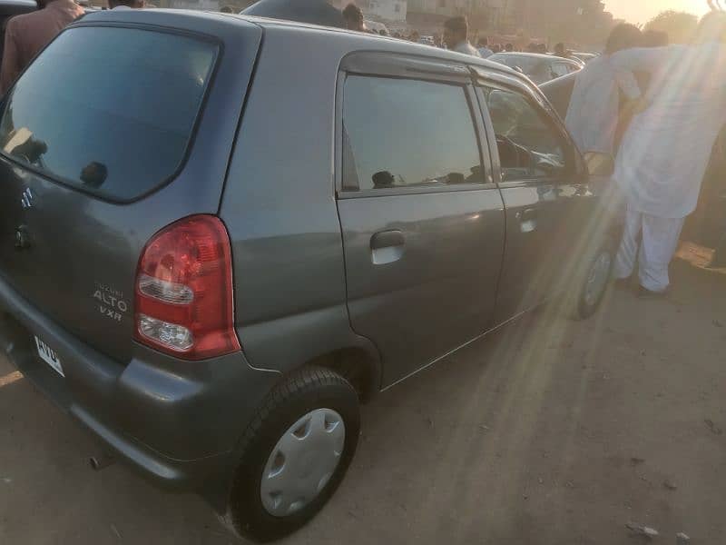 Suzuki Alto 2011 4