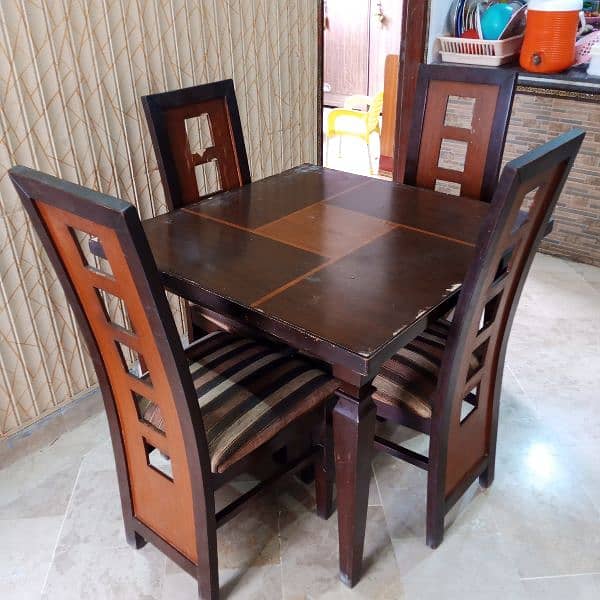 wooden dining  table 0