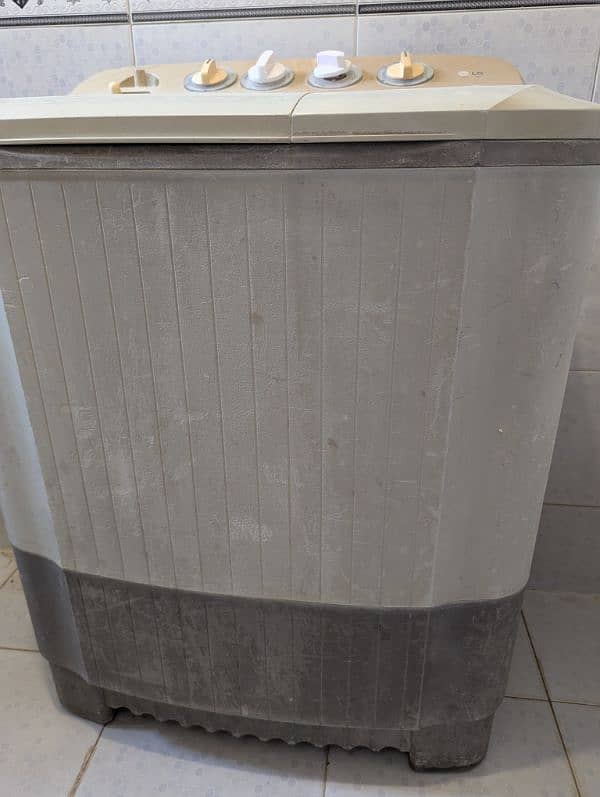 LG Washing Machine with Dryer 1