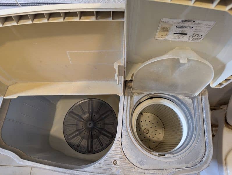 LG Washing Machine with Dryer 5