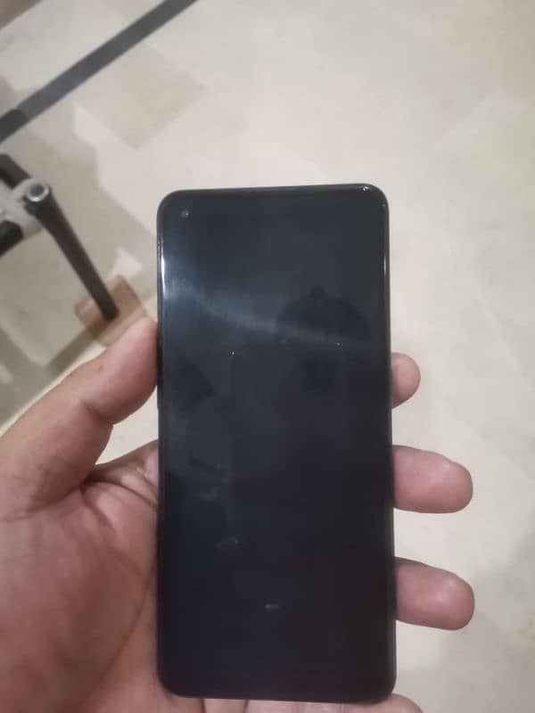 Oppo F19 8/128 in Lush Condition 1