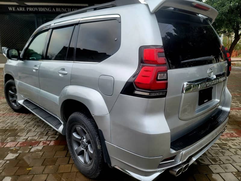 Toyota Land Cruiser Prado TZG 3400 1