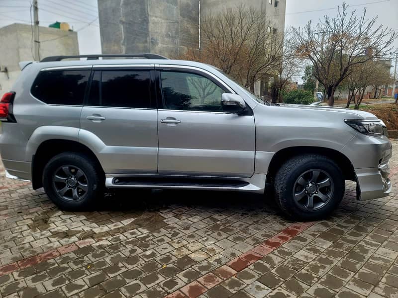 Toyota Land Cruiser Prado TZG 3400 6