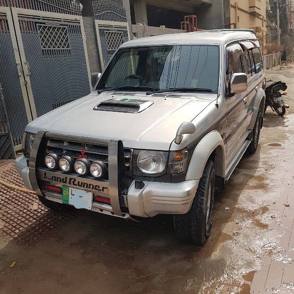 Mitsubishi pajero 1