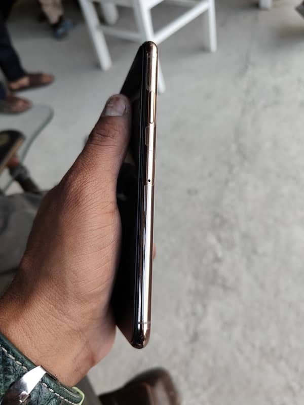 iphone xs max pta approved 3