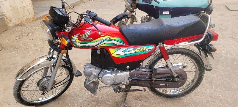 Honda 23 wala sticker bike ka model 1