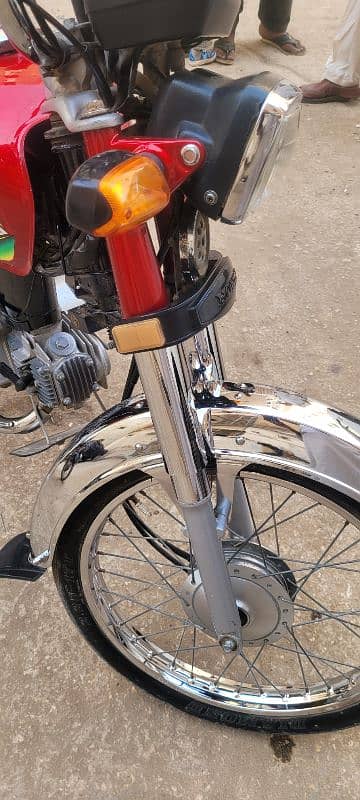 Honda 23 wala sticker bike ka model 3