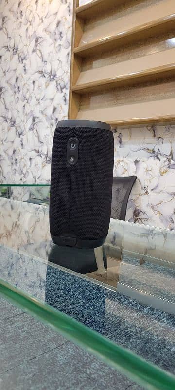 JBL link 10 laut speaker with Google assistant 4