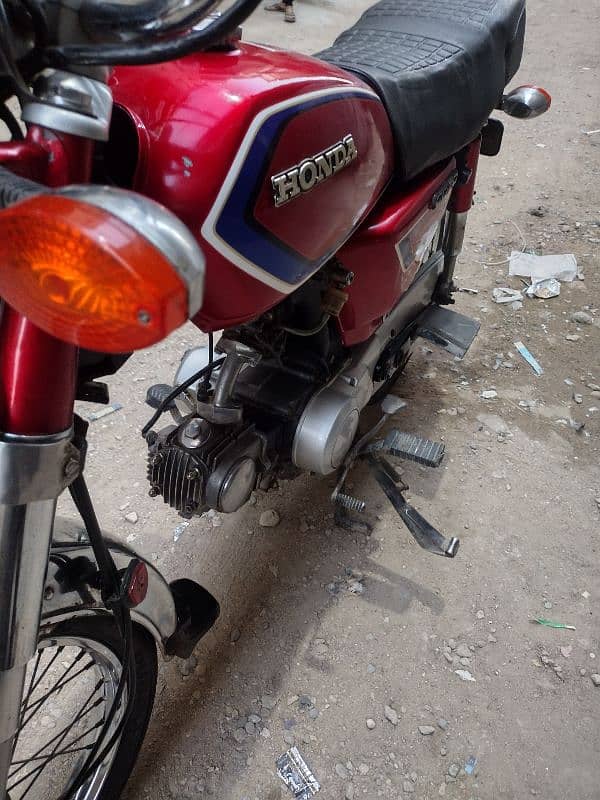 Honda bike 70 CDI model 1988 just buy and ride  contact me 03188264599 10