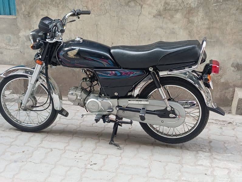 honda cd 70 black colour  open letter hai applied for 0