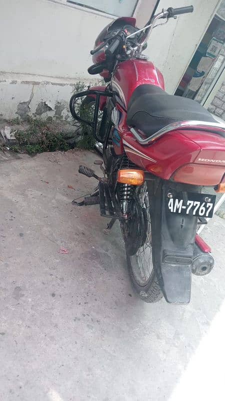 Saaf bike ha koi kaam nahe ha bike main 1