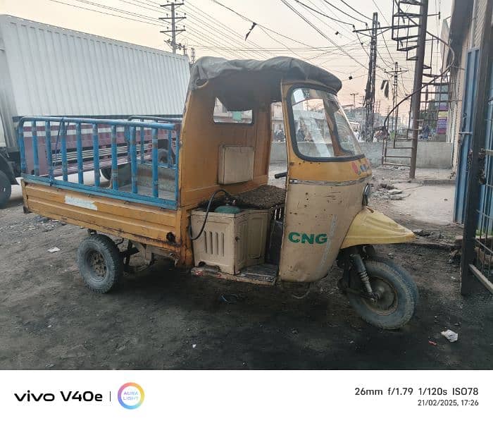 CNG Rickshaw 0