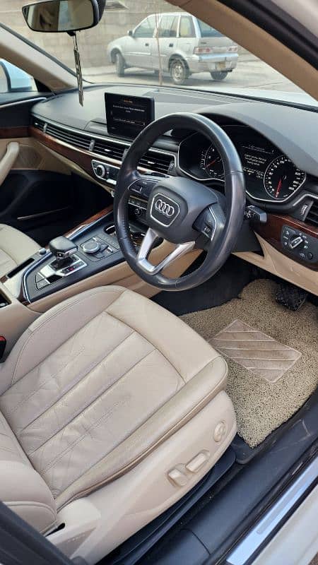 Audi A4 2019 35 TFSI 9