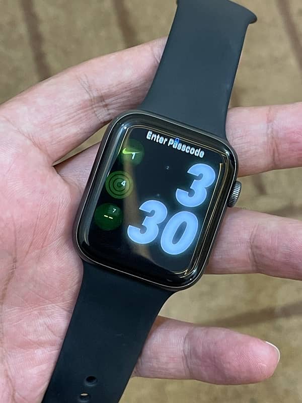 apple watch series 4 44mm 1