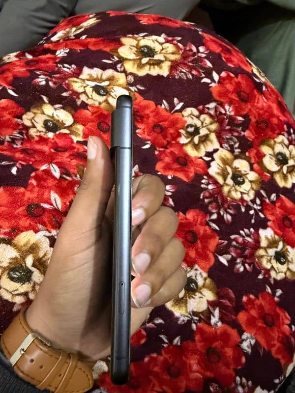 Google Pixel 8 (8/128)  Black (Physical+ Esim) 3