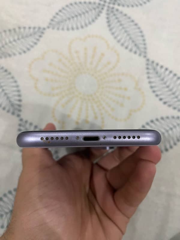 iPhone 11 128 GB FU 4