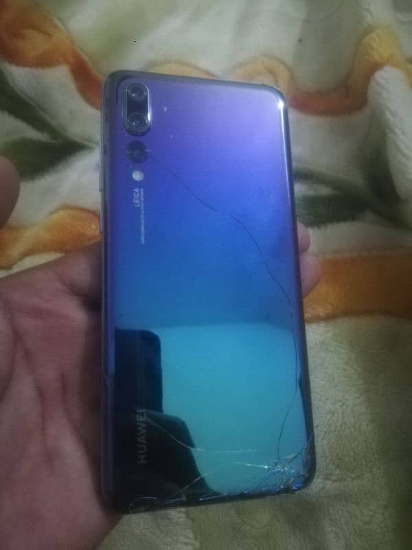 Huawei p20 pro just back break only 2