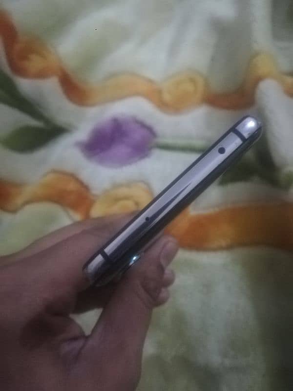 Huawei p20 pro just back break only 5