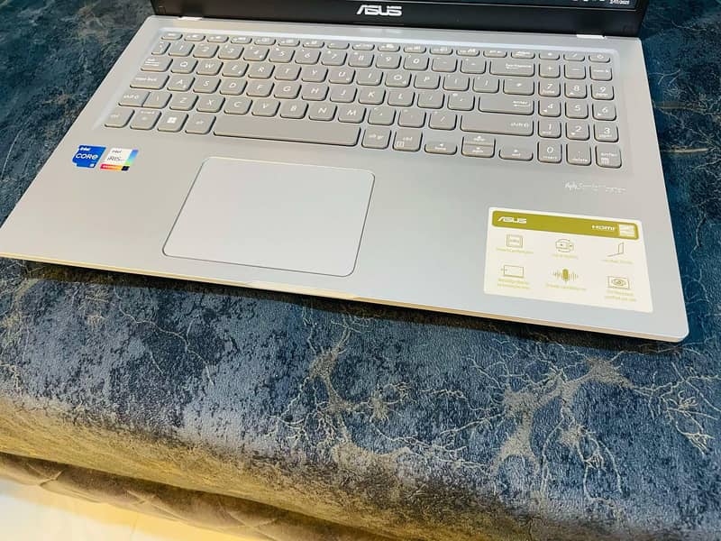 Asus VivoBook 11th Gen i5 Slim Look 512 SSD 16GB Ram: 6