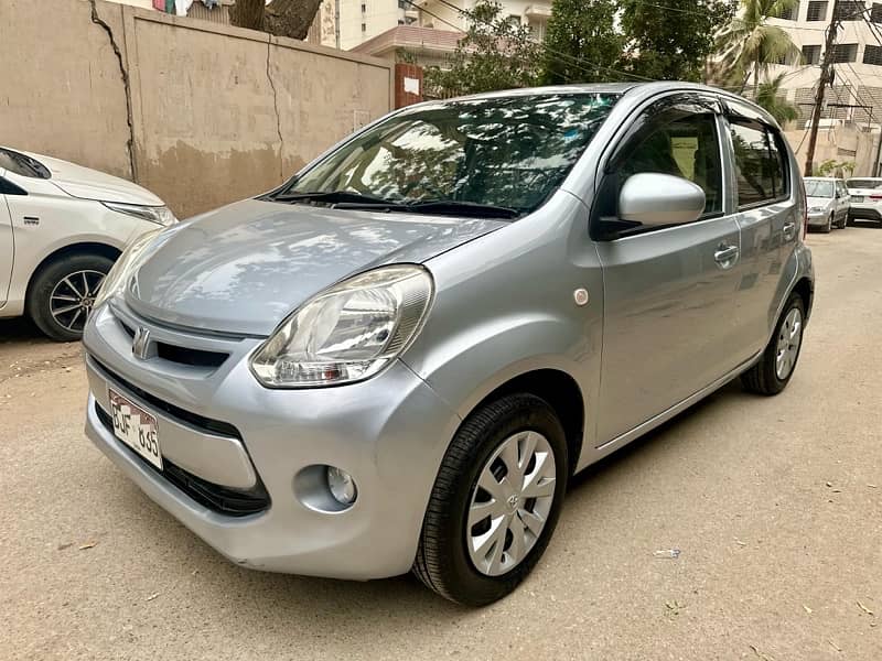 Toyota Passo 2014 New shape Silver One owner 100% original body 5