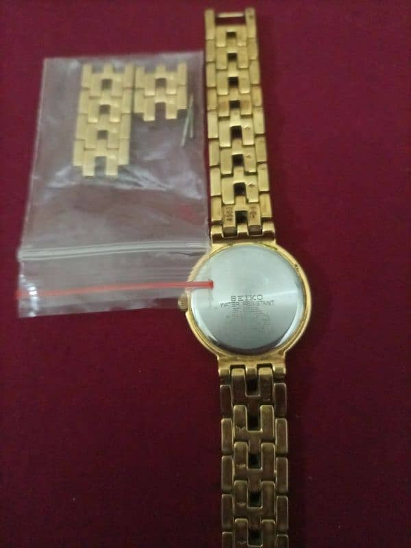 Seiko Gold Quartz Watch 3