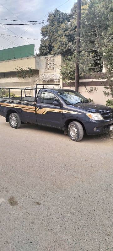 Toyota Hilux 2011 4x2 single cabin 1