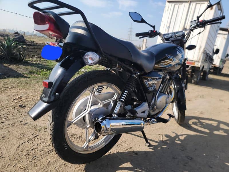 Suzuki GS 150 se 2022 Model Black 1