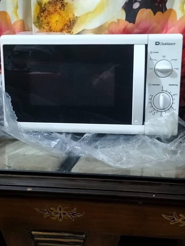 Dawlance Oven 210s Almost new 1