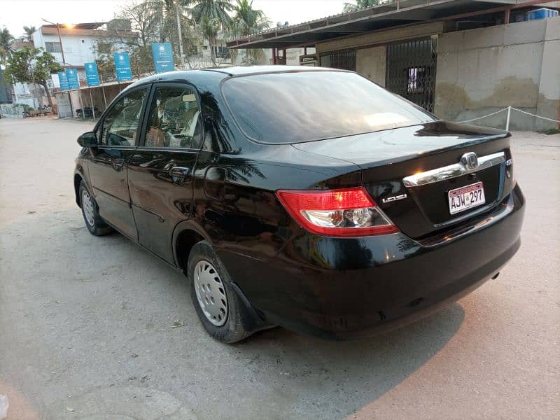 Honda City IDSI 2005 Black color Own Engine Genuine condition 3