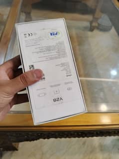 vivo Y28 golden colour