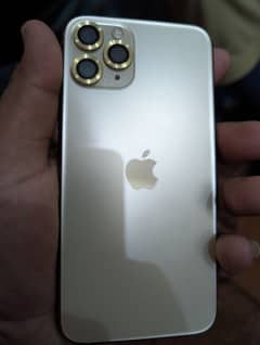 apple iphone 11 pro // golden colour