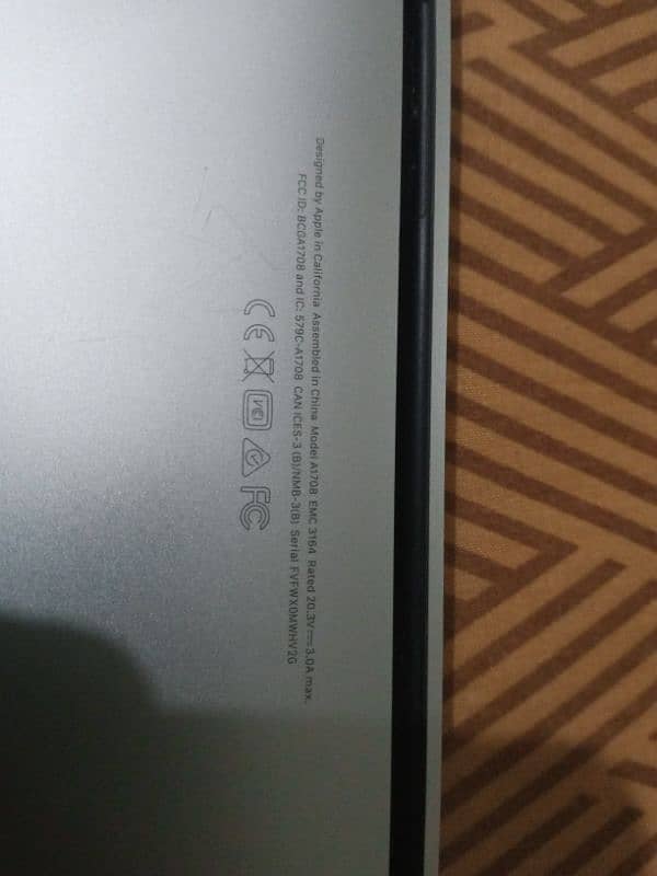 MacBook Pro 13-inch, 2017, Two Thunderbolt 3 ports 3