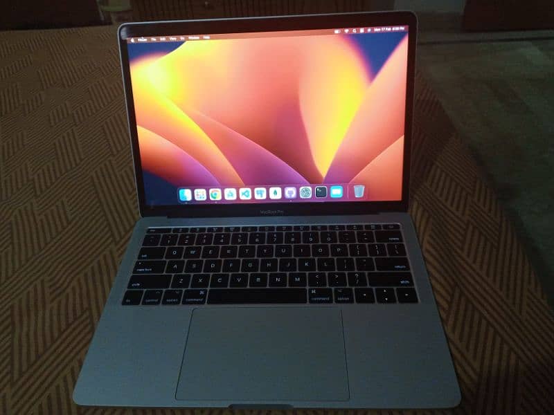 MacBook Pro 13-inch, 2017, Two Thunderbolt 3 ports 5