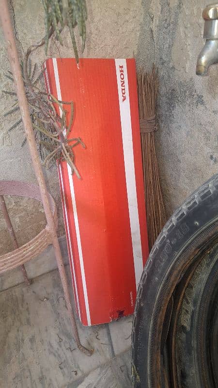 honda cg 125 tyre tube and chaincover 3