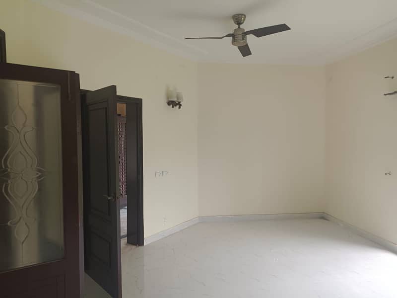 1 Kanal Separate Gate Upper Portion With Drawing Room Is Available For Rent In Dha Phase 3 Near McDonalds Y Block 3