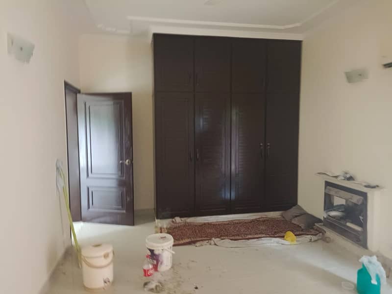 1 Kanal Separate Gate Upper Portion With Drawing Room Is Available For Rent In Dha Phase 3 Near McDonalds Y Block 9