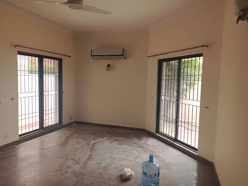 1 Kanal Separate Gate Upper Portion With Drawing Room Is Available For Rent In Dha Phase 3 Near McDonalds Y Block 11