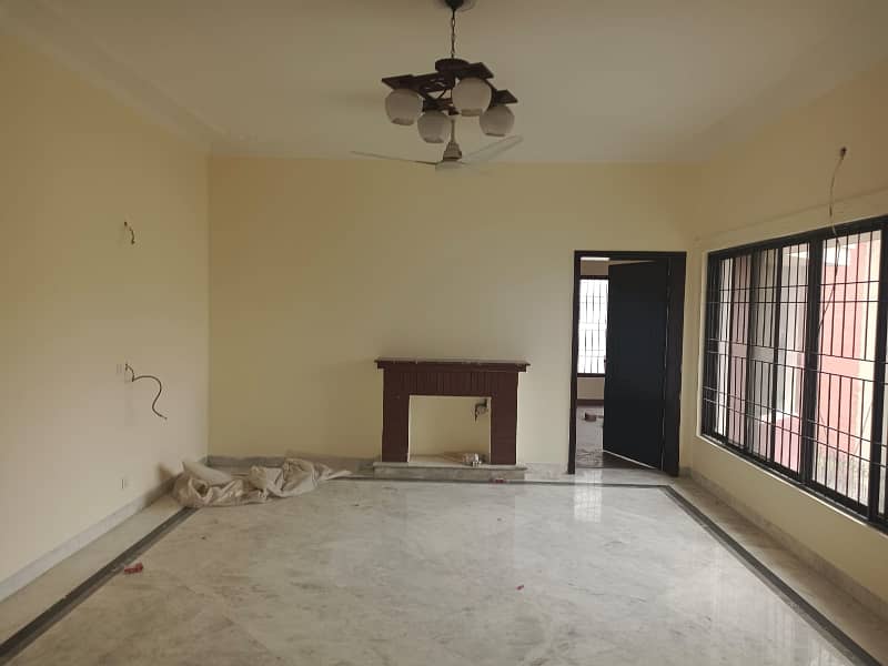 1 Kanal Separate Gate Upper Portion With Drawing Room Is Available For Rent In Dha Phase 3 Near McDonalds Y Block 16