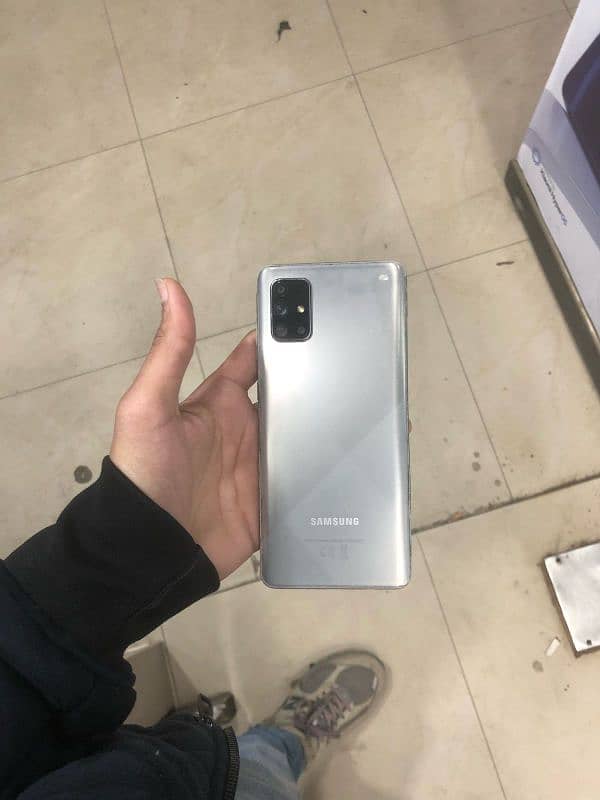 Samsung Galaxy A71 0