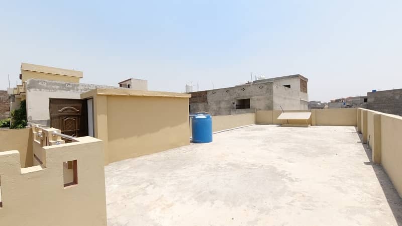 Luxury 5 Marla Furnished House, All Facilities For Sale 36