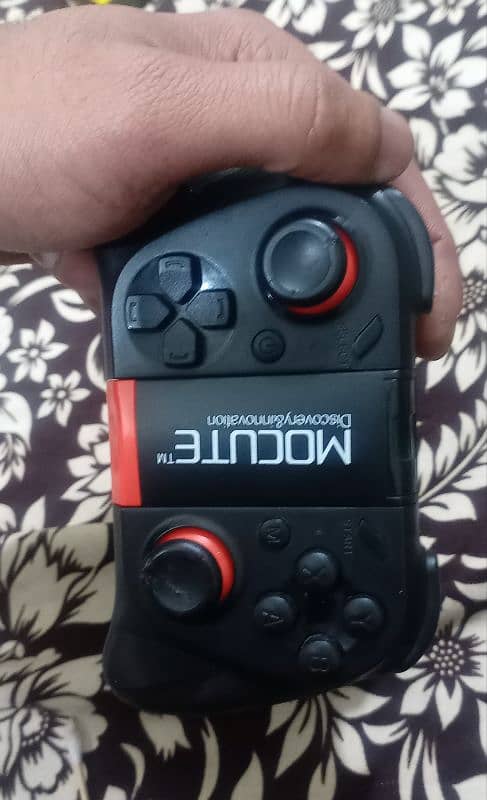 MOCUTE 050 Bluetooth Joysticks Wireless Gamepad 1