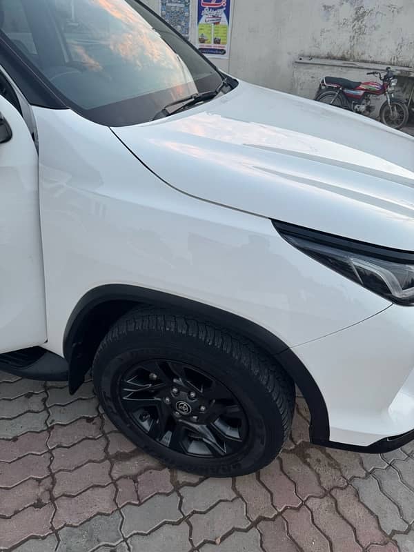 Toyota Fortuner Legender 2023 4