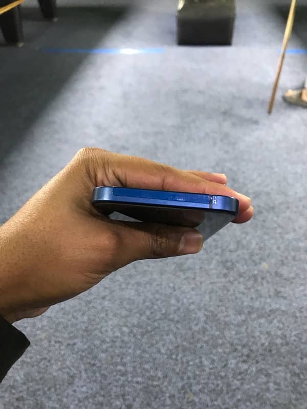 Apple IPhone 12 jv blue colour 1