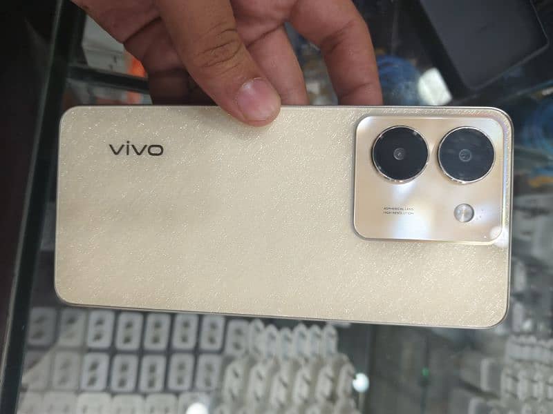 vivo Y36 3